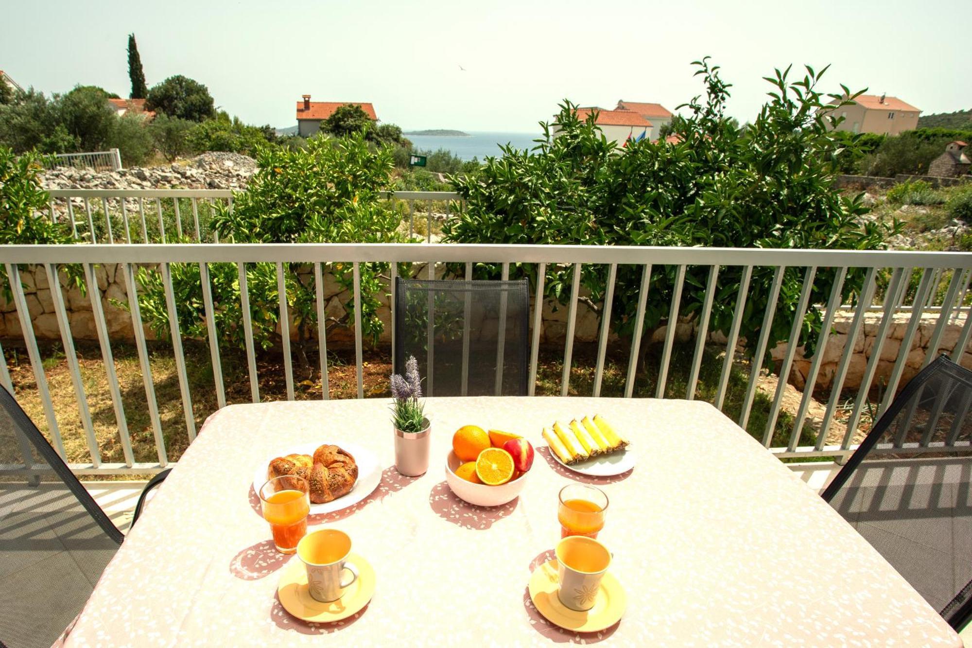 Holiday House Nena With Pool Vinisce Ngoại thất bức ảnh