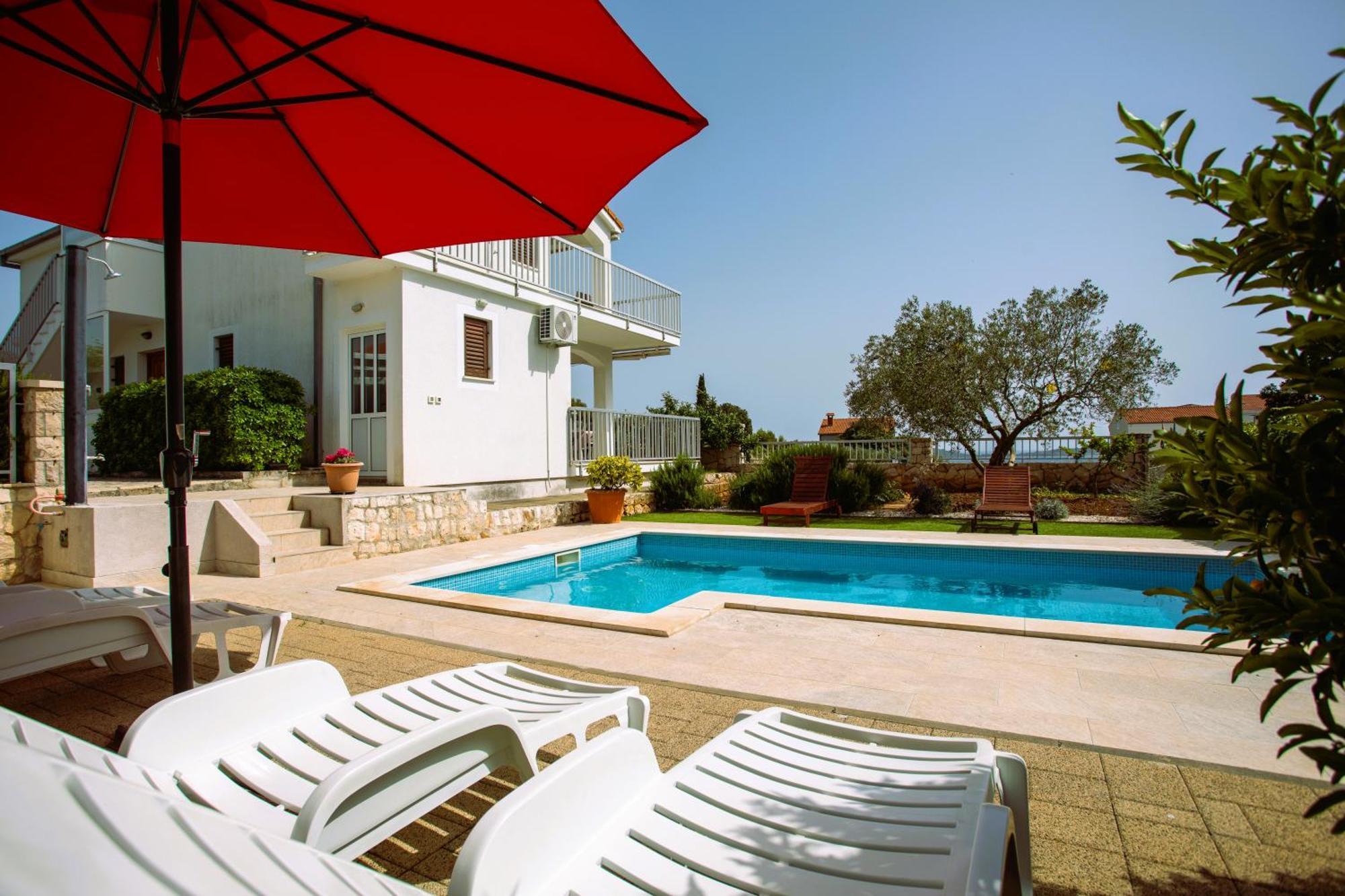 Holiday House Nena With Pool Vinisce Ngoại thất bức ảnh